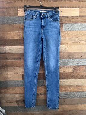 Levi’s 721 high rise skinny jean size 28